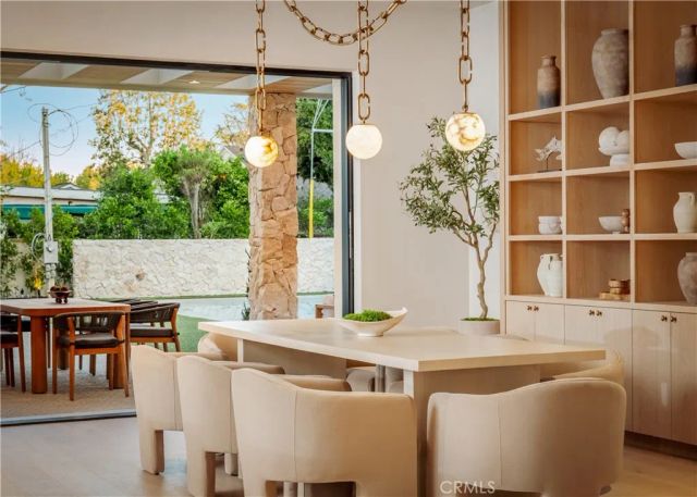 4956 Gentry Avenue, Valley Village, CA 91607