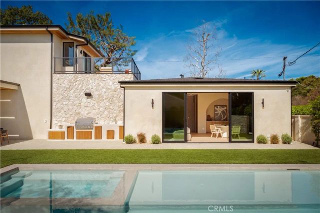 4956 Gentry Avenue, Valley Village, CA 91607