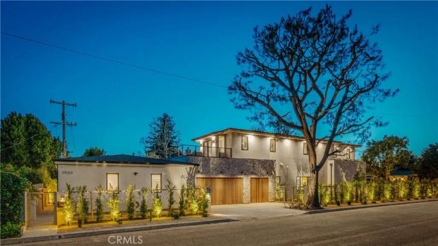 4956 Gentry Avenue, Valley Village, CA 91607