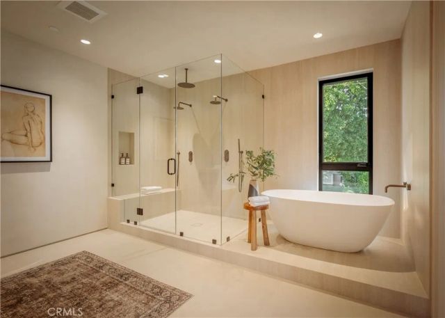 4956 Gentry Avenue, Valley Village, CA 91607