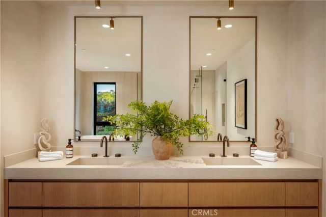 4956 Gentry Avenue, Valley Village, CA 91607