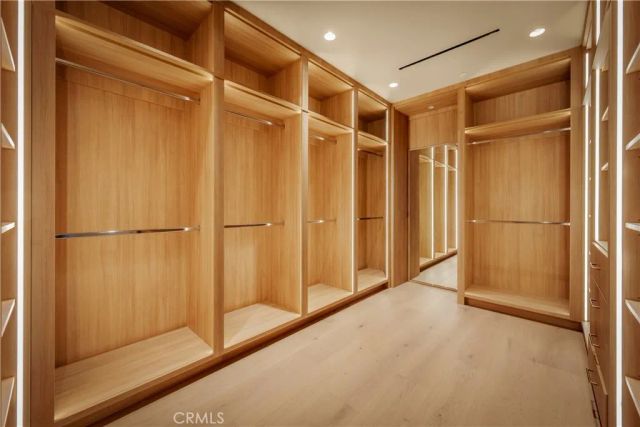 4956 Gentry Avenue, Valley Village, CA 91607