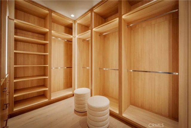 4956 Gentry Avenue, Valley Village, CA 91607