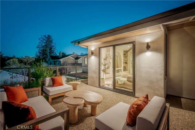 4956 Gentry Avenue, Valley Village, CA 91607