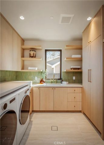 4956 Gentry Avenue, Valley Village, CA 91607