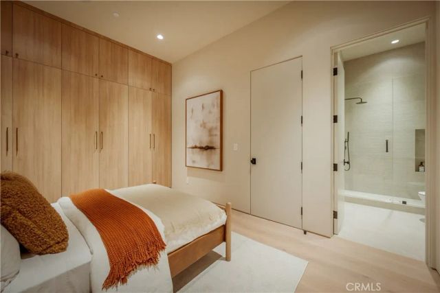 4956 Gentry Avenue, Valley Village, CA 91607