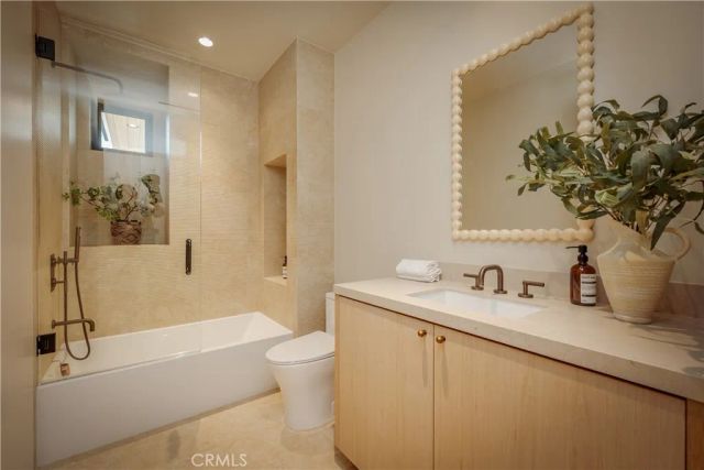 4956 Gentry Avenue, Valley Village, CA 91607