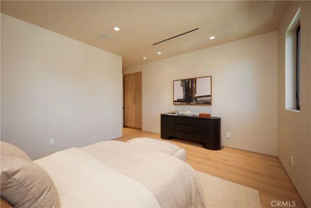 4956 Gentry Avenue, Valley Village, CA 91607