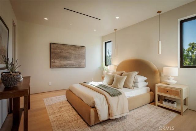 4956 Gentry Avenue, Valley Village, CA 91607