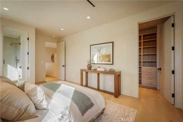 4956 Gentry Avenue, Valley Village, CA 91607