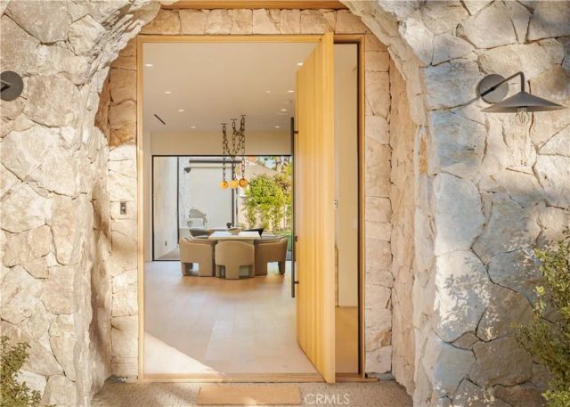 4956 Gentry Avenue, Valley Village, CA 91607