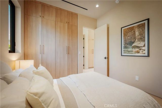 4956 Gentry Avenue, Valley Village, CA 91607