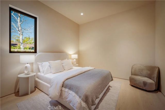 4956 Gentry Avenue, Valley Village, CA 91607