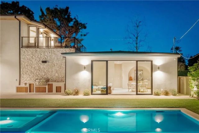 4956 Gentry Avenue, Valley Village, CA 91607