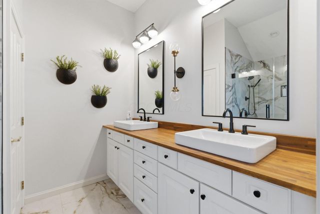 2589 Aikin Circle S, Lewis Center, OH 43035