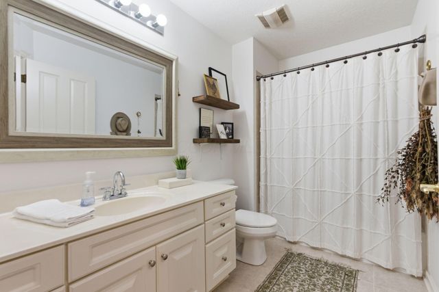 2589 Aikin Circle S, Lewis Center, OH 43035