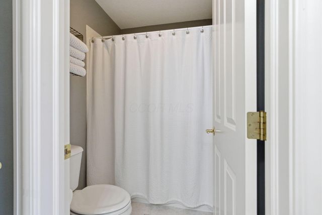 2589 Aikin Circle S, Lewis Center, OH 43035