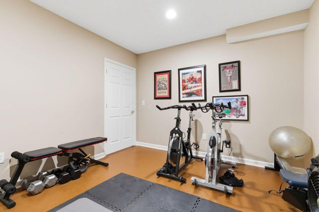 2589 Aikin Circle S, Lewis Center, OH 43035