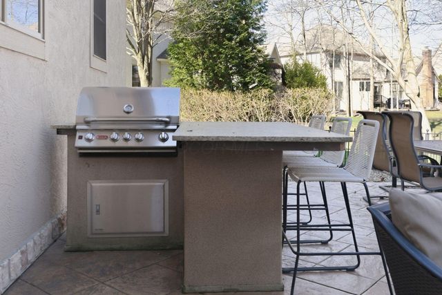 2589 Aikin Circle S, Lewis Center, OH 43035