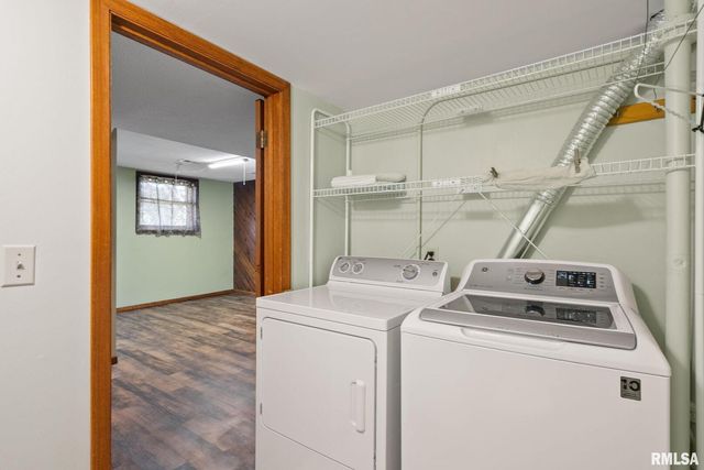 4 Manor Ct Court, Parkview, IA 52748