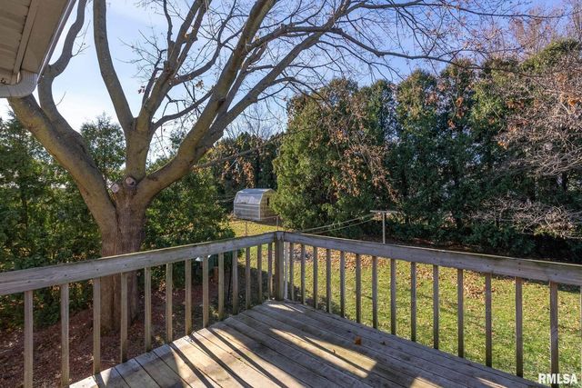 4 Manor Ct Court, Parkview, IA 52748