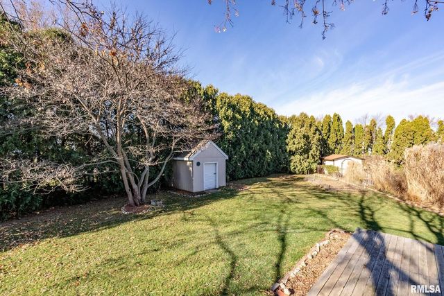 4 Manor Ct Court, Parkview, IA 52748