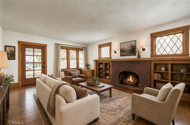 892 N Chester Avenue, Pasadena, CA 91104