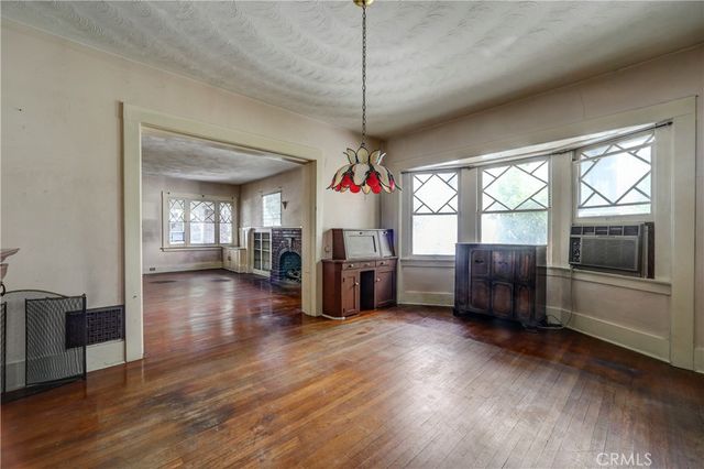 892 N Chester Avenue, Pasadena, CA 91104
