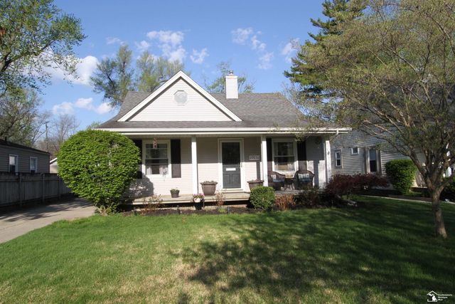 29656 Walnut Street, Flat Rock, MI 48134