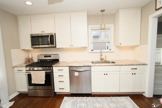 29656 Walnut Street, Flat Rock, MI 48134