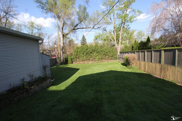 29656 Walnut Street, Flat Rock, MI 48134