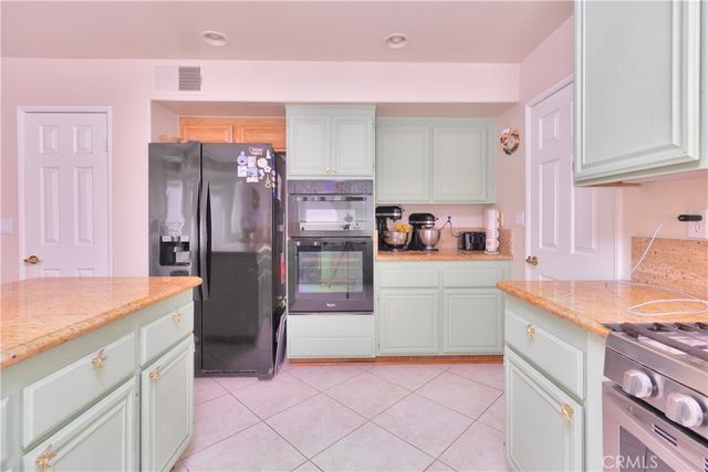 1212 Date Palm, Palmdale, CA 93551