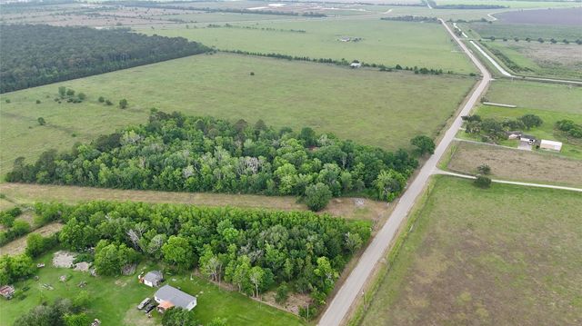 22318 County Road 48, Danbury, TX 77583