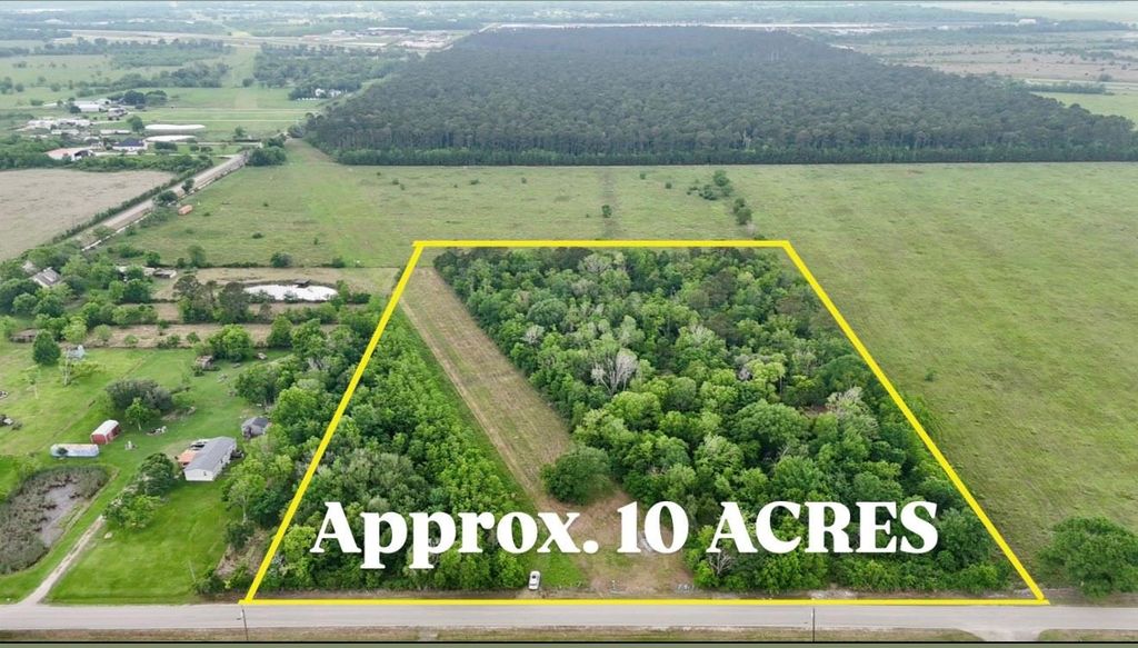 22318 County Road 48, Danbury, TX 77583