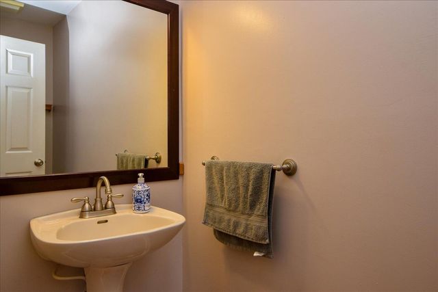 146 Hill DR, Fincastle, VA 24090