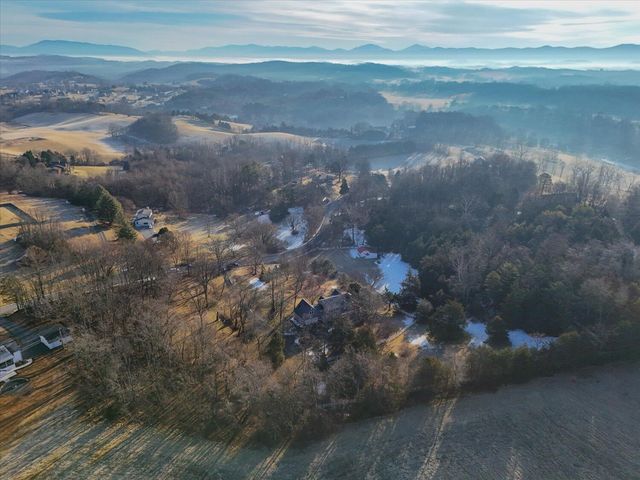 146 Hill DR, Fincastle, VA 24090