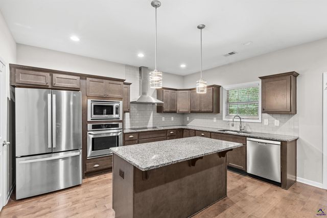 209 Dog Fennel Lane, Perry, GA 31069