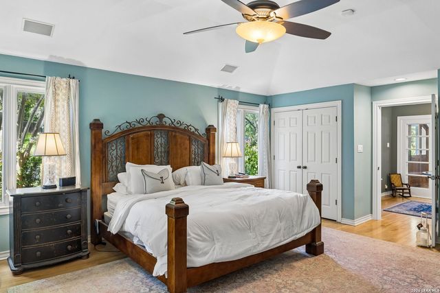 1020 WILTSHIRE AVE, Terrell Hills, TX 78209