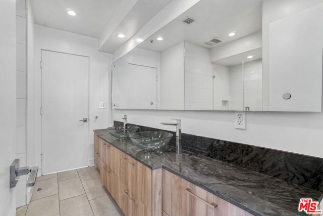 1445 N Martel Avenue, Los Angeles, CA 90046