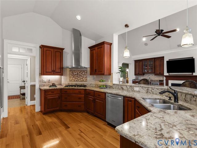12713 Dell Hill Ct, Chester, VA 23831
