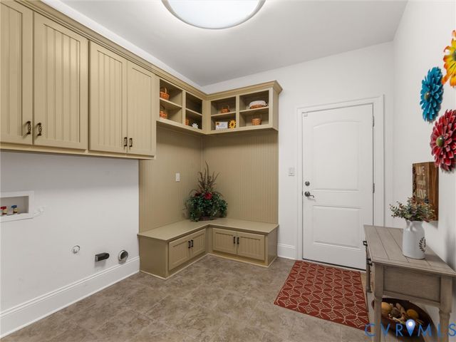 12713 Dell Hill Ct, Chester, VA 23831