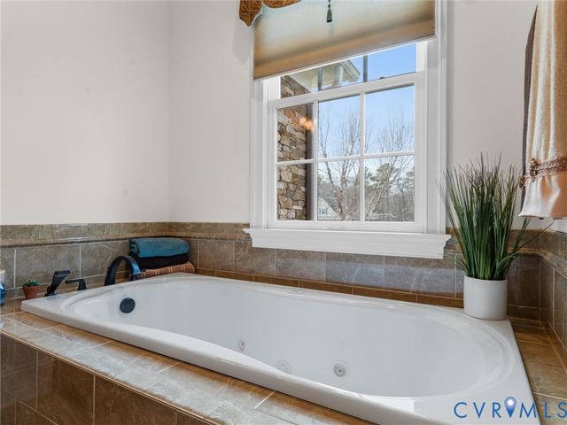 12713 Dell Hill Ct, Chester, VA 23831