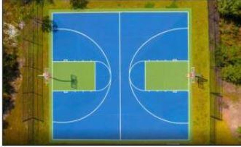 Image 16 of property listing at 858 Meadowbrook Lane, Summerville, SC 29486