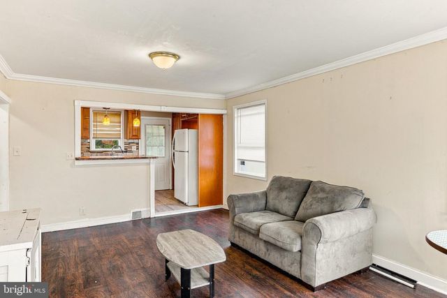 102 W 1ST AVE, Runnemede, NJ 08078