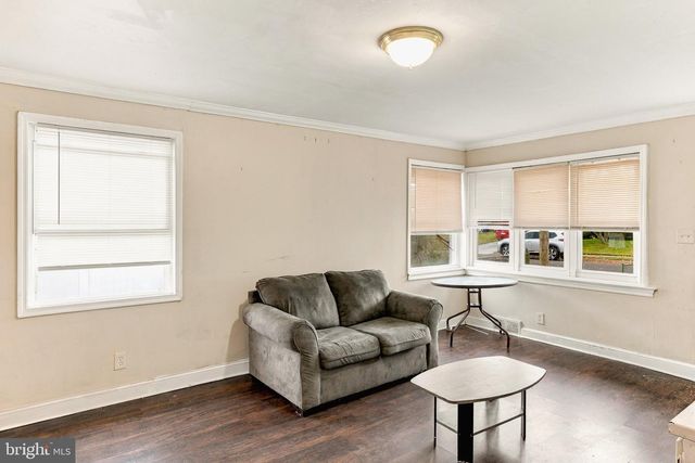 102 W 1ST AVE, Runnemede, NJ 08078