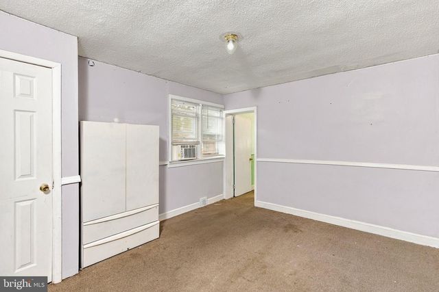 102 W 1ST AVE, Runnemede, NJ 08078