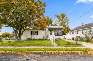 102 W 1ST AVE, Runnemede, NJ 08078