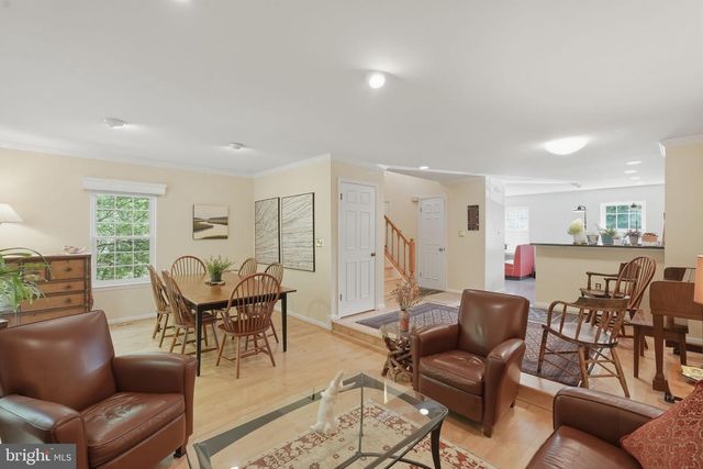 6086 HEATHERWOOD DR, Alexandria, VA 22310