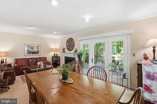 6086 HEATHERWOOD DR, Alexandria, VA 22310