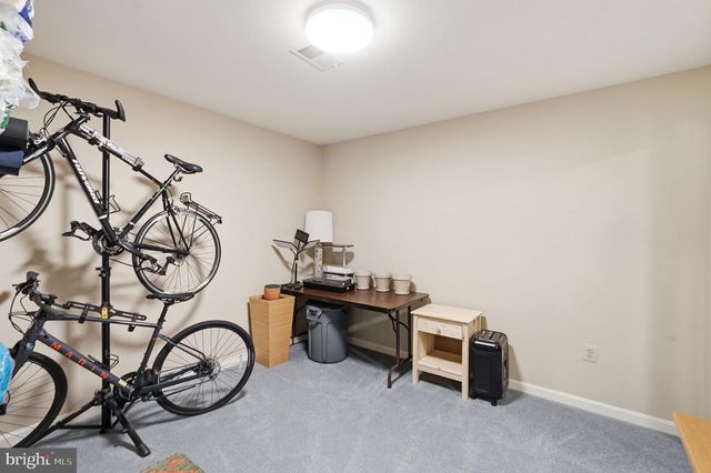 6086 HEATHERWOOD DR, Alexandria, VA 22310